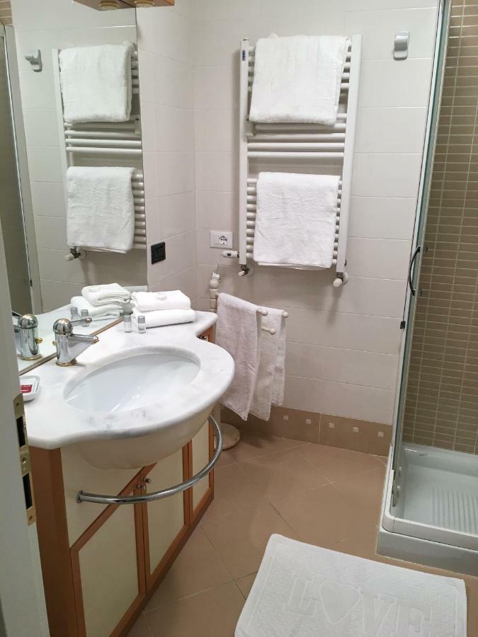 Apartment Zagara - Gardone Riviera Center Eksteriør bilde